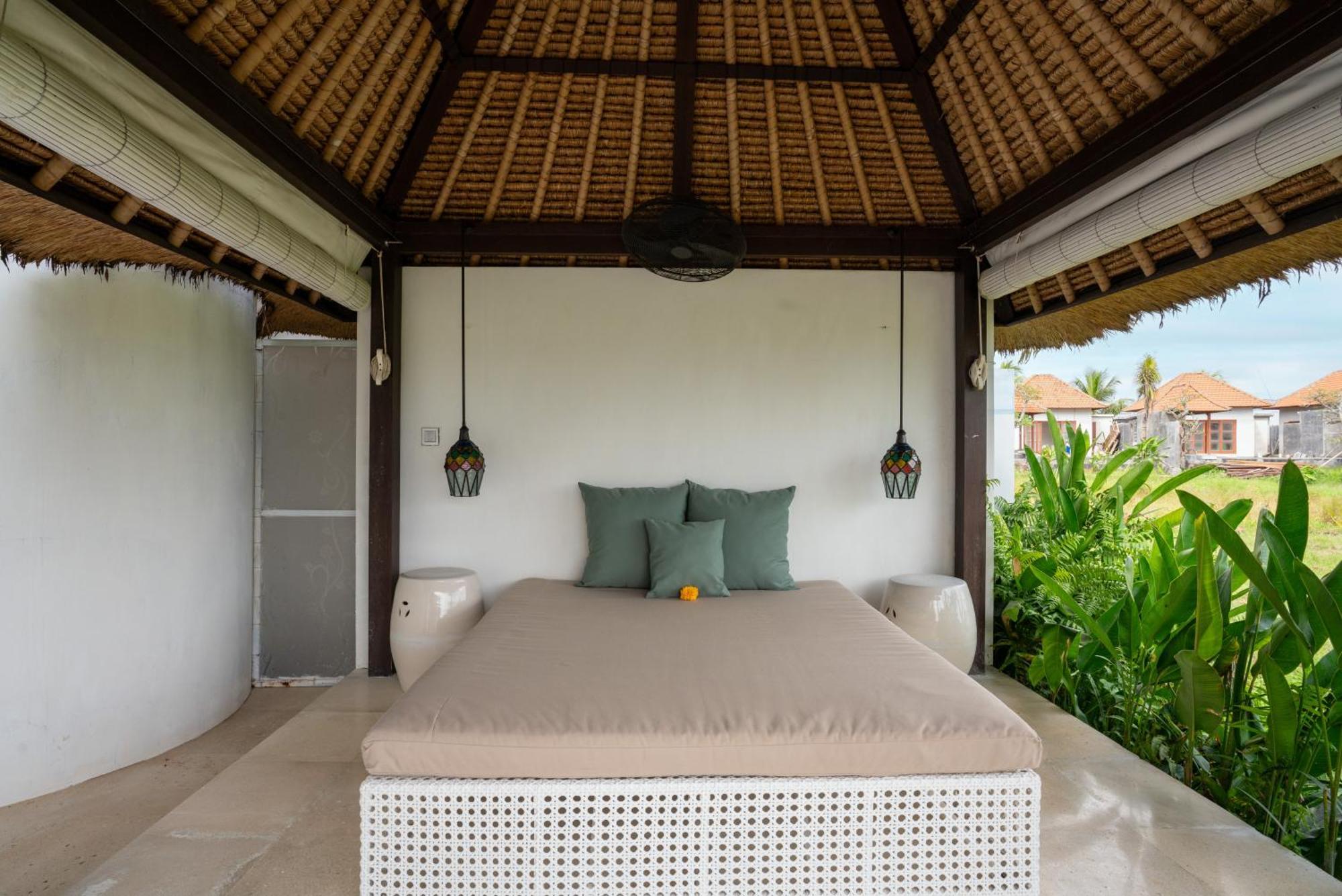 Fall In With Rose Moon Ubud